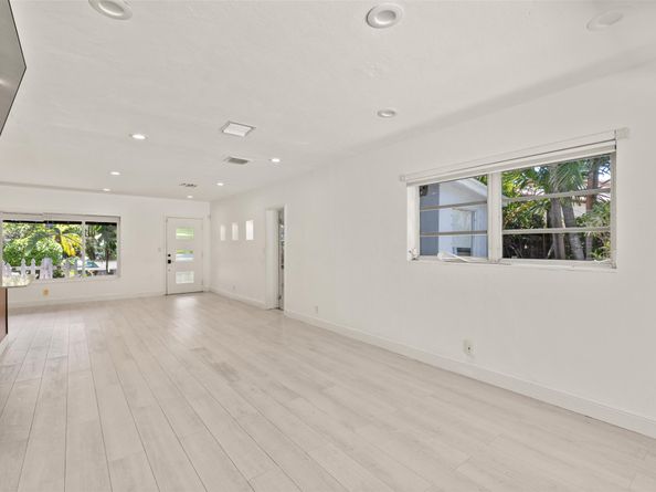 1637 N Victoria Park Road, Fort Lauderdale FL 33305