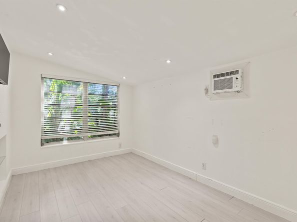 1637 N Victoria Park Road, Fort Lauderdale FL 33305