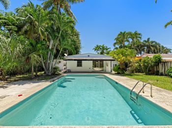 1637 N Victoria Park Road