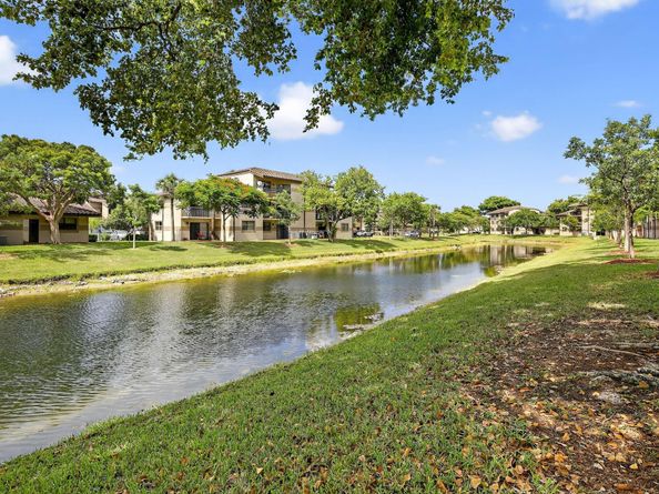 9953 Nob Hill Ct 9953, Sunrise FL 33351