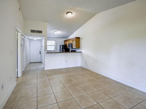 9953 Nob Hill Ct 9953, Sunrise FL 33351