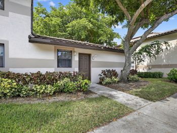 9953 Nob Hill Ct