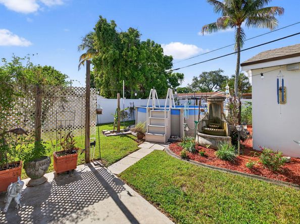 6360 Plunkett Street, Hollywood FL 33023