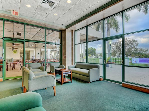 2802 Victoria Way E2, Coconut Creek FL 33066