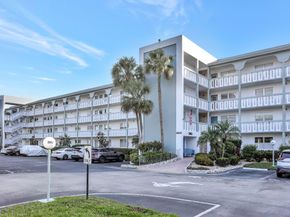 2802 Victoria Way E2, Coconut Creek FL 33066