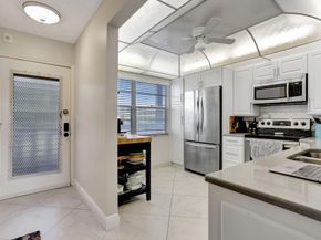 2802 Victoria Way E2, Coconut Creek FL 33066