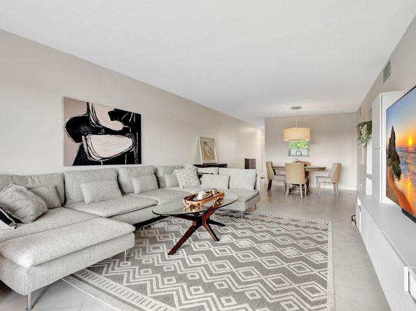 2802 Victoria Way E2, Coconut Creek FL 33066