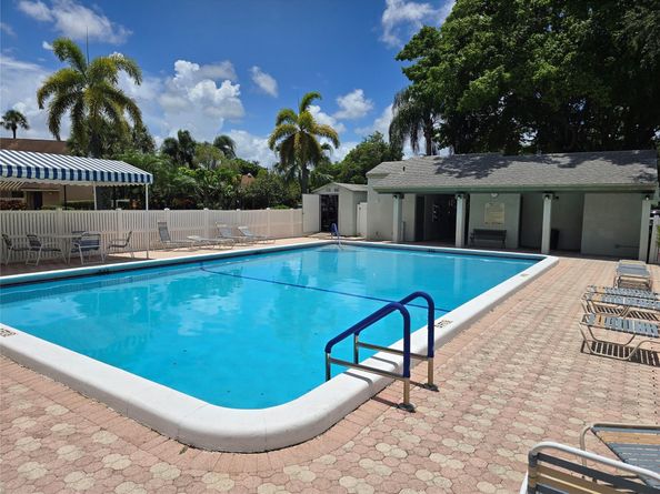 4049 N Carambola Cir 4049, Pompano Beach FL 33066