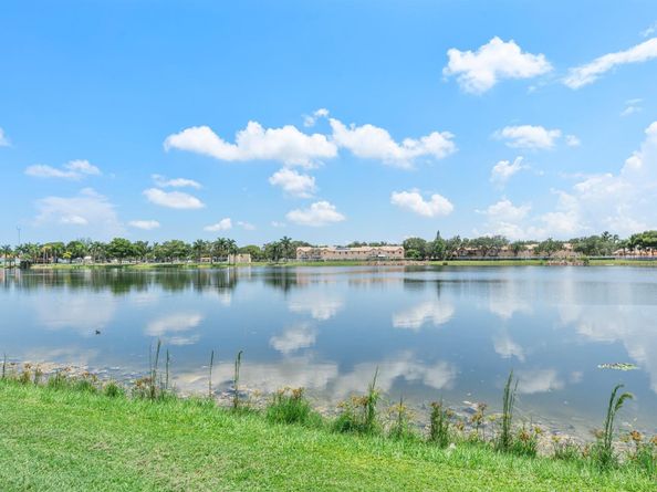 8610 N Sherman Cir 103, Miramar FL 33025