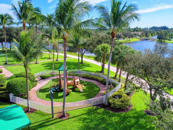8419 St Johns Court, Wellington FL 33414