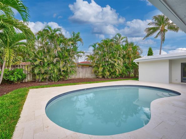 5921 NE 22nd Way, Fort Lauderdale FL 33308