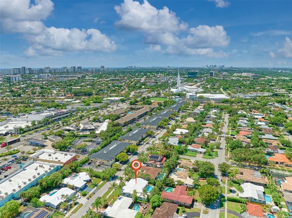 5921 NE 22nd Way, Fort Lauderdale FL 33308