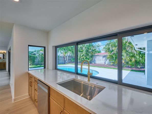 5921 NE 22nd Way, Fort Lauderdale FL 33308