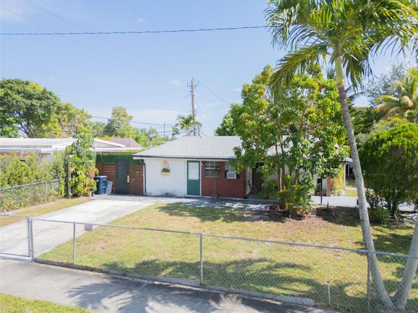 20515 NE 15th Ave, Miami FL 33179