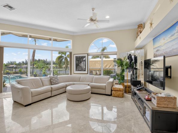 8121 Desmond Drive, Boynton Beach FL 33472