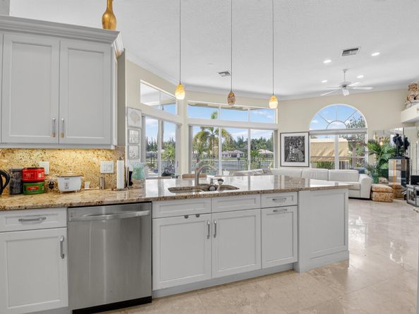 8121 Desmond Drive, Boynton Beach FL 33472