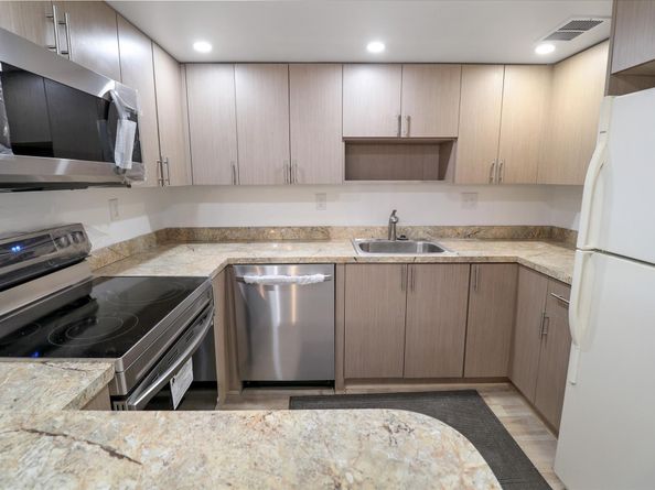 3300 W Rolling Hills Cir 503, Davie FL 33328