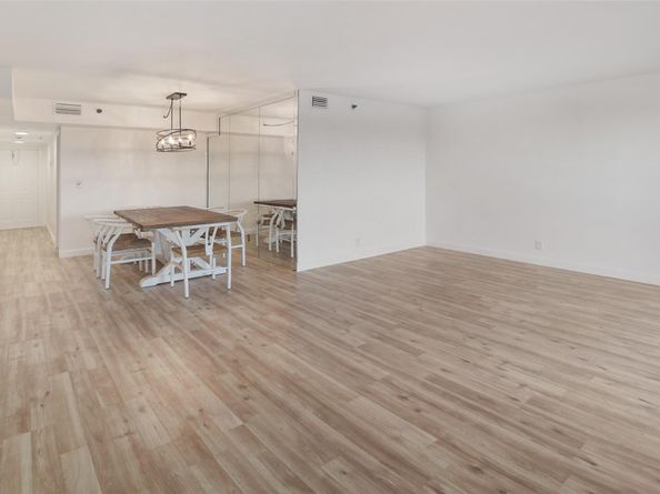 3300 W Rolling Hills Cir 503, Davie FL 33328