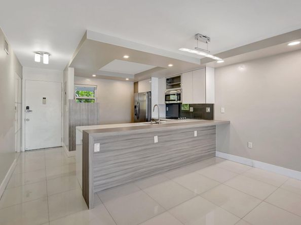 3600 NE 170th Street 407, North Miami Beach FL 33160