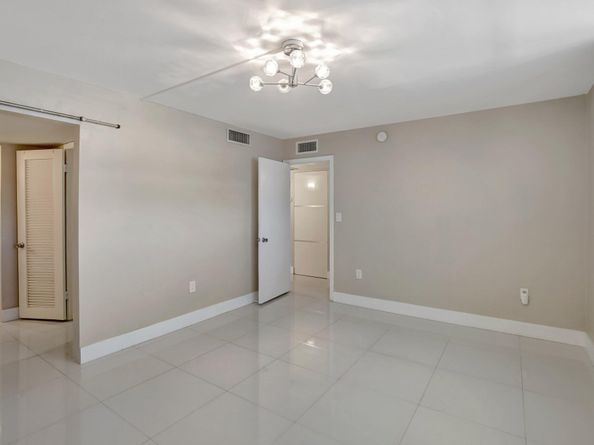 3600 NE 170th Street 407, North Miami Beach FL 33160