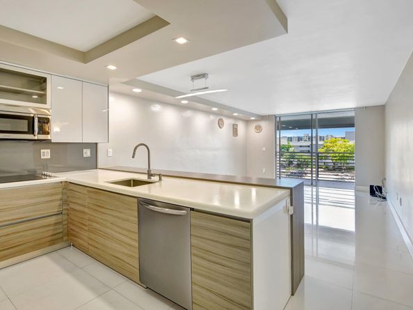 3600 NE 170th Street 407, North Miami Beach FL 33160