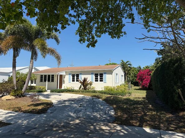 225 Bloomfield Drive, West Palm Beach FL 33405