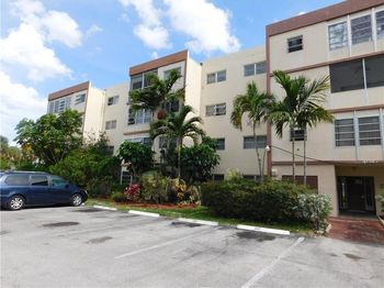 4047 NW 16th St