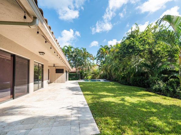 1400 NW 101st Ter, Plantation FL 33322