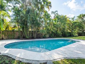 1400 NW 101st Ter, Plantation FL 33322