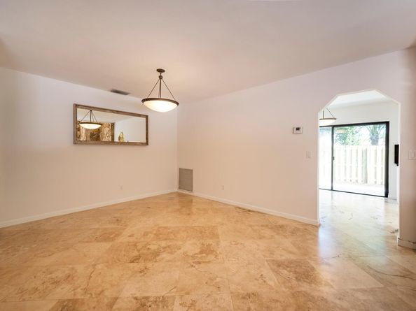 1400 NW 101st Ter, Plantation FL 33322