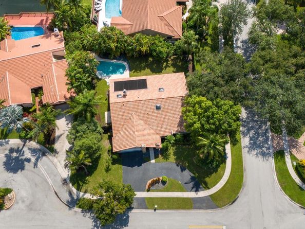 1400 NW 101st Ter, Plantation FL 33322