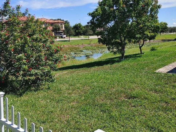 5004 NW 49th Rd, Tamarac FL 33319