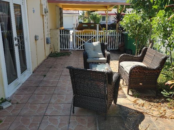5004 NW 49th Rd, Tamarac FL 33319