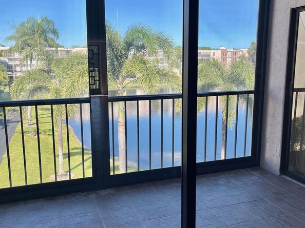 7351 Kinghurst Dr 302, Delray Beach FL 33446