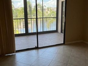 7351 Kinghurst Dr 302, Delray Beach FL 33446