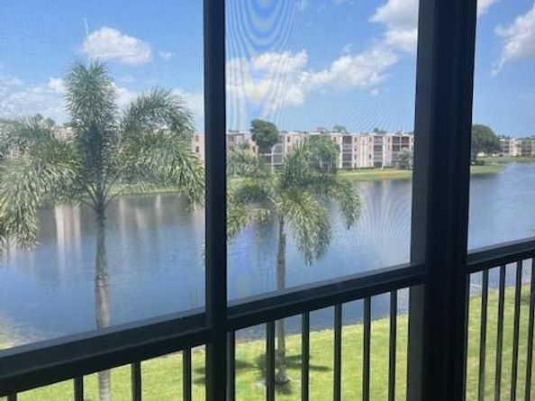7351 Kinghurst Dr 302, Delray Beach FL 33446