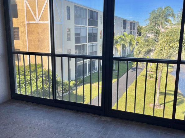 7351 Kinghurst Dr 302, Delray Beach FL 33446