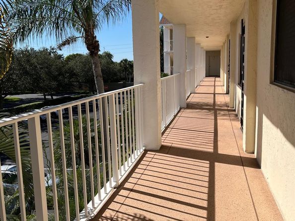 7351 Kinghurst Dr 302, Delray Beach FL 33446