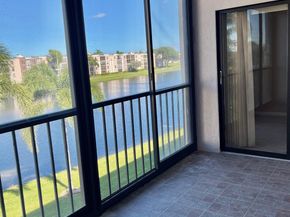 7351 Kinghurst Dr 302, Delray Beach FL 33446