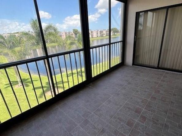 7351 Kinghurst Dr 302, Delray Beach FL 33446