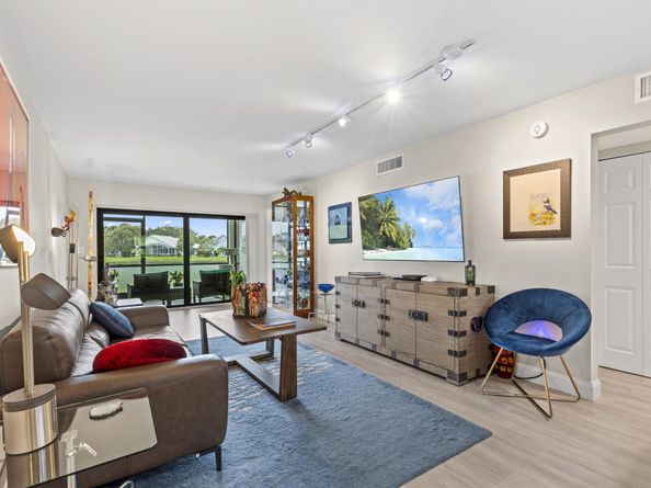 12829 Briarlake Drive 102, Palm Beach Gardens FL 33418