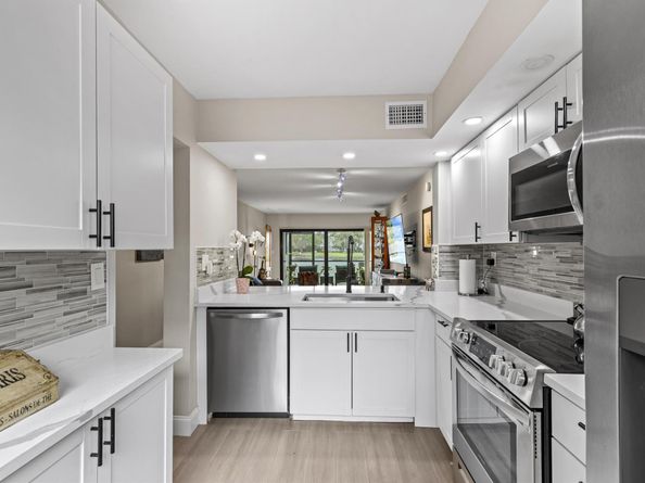 12829 Briarlake Drive 102, Palm Beach Gardens FL 33418
