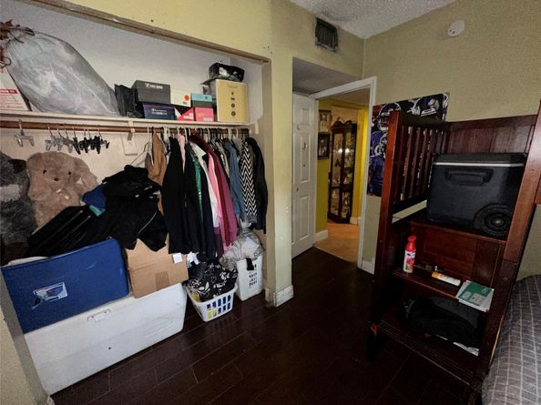 2412 NW 39th Way 101, Lauderdale Lakes FL 33311