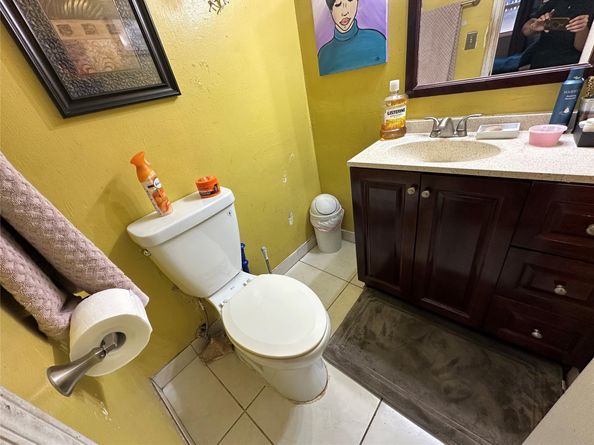 2412 NW 39th Way 101, Lauderdale Lakes FL 33311