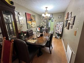 2412 NW 39th Way 101, Lauderdale Lakes FL 33311