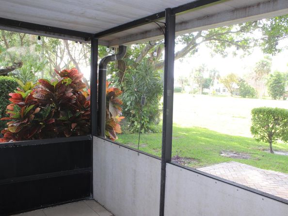 7608 Pinewalk Drive 127, Margate FL 33063