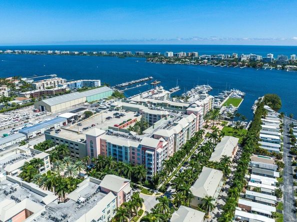 806 E Windward Way 601, Lantana FL 33462