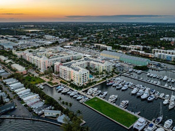 806 E Windward Way 601, Lantana FL 33462