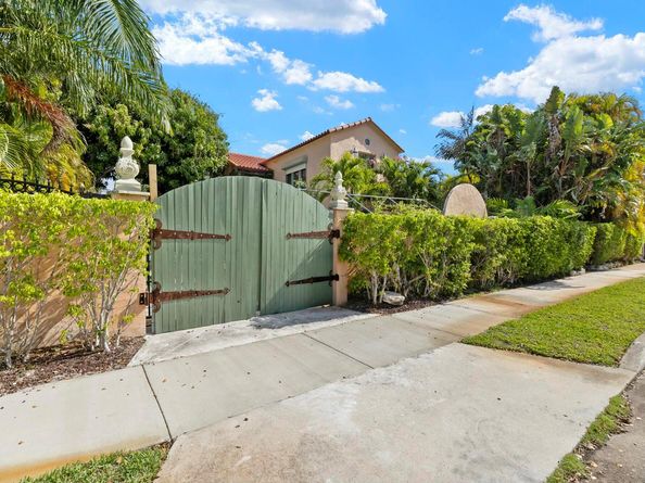 211 30th Street, West Palm Beach FL 33407