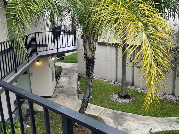 1 Greenway Village 205 N 205, Royal Palm Beach FL 33411